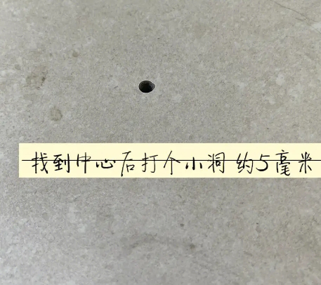 麟游瓷砖空鼓维修公司专业解答在瓷砖铺贴过程中，如果砂料搅拌不均匀，将会带来以下问题