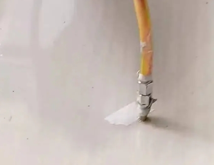 麟游瓷砖空鼓维修公司专业解答在瓷砖铺贴过程中，如果使用的砂料过粗（如全部使用了粗砂），可能会导致以下问题